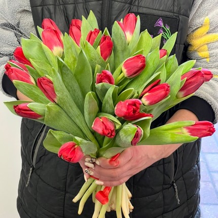 Букет красных тюльпанов на 8 марта с доставкой в Ижевске
