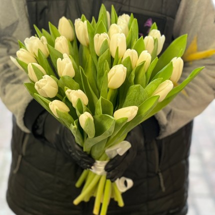Букеты белых тюльпанов на 8 марта - купить с доставкой в Ижевске